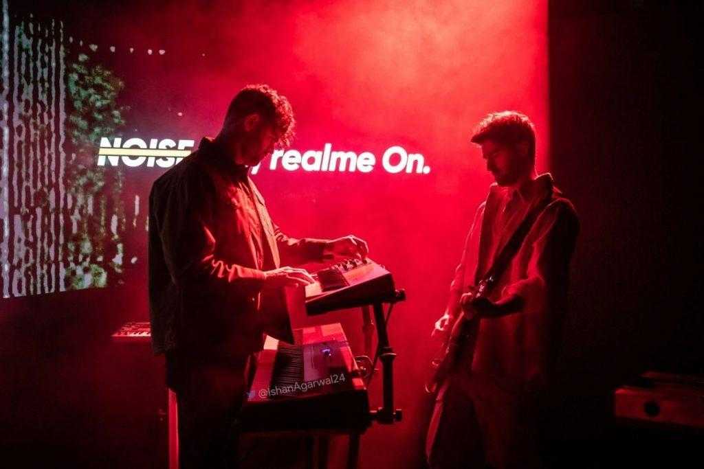 Realme x Chainsmokers