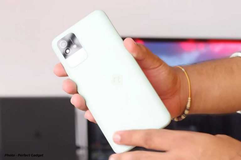 Realme Narzo 50i product shots
